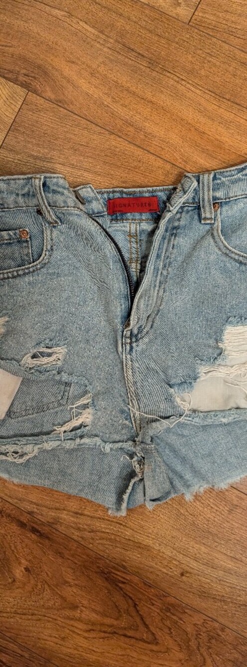 Signature8 Light Blue Denim with Red Label